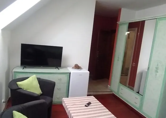 Sestajovicky Pivovar Vendégház Šestajovice